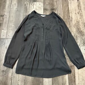Anthropologie DR2 Tunic Blouse Gray Tunic XS Roll Sleeve Pleated Button Front